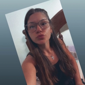Nair, Babysitter in Avellaneda