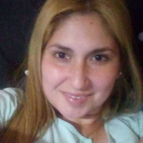 Cintia, Babysitter in Córdoba