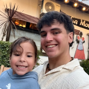 Juan, Family in Lanús