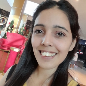 Ayelen, Niñera en Maquinista Savio