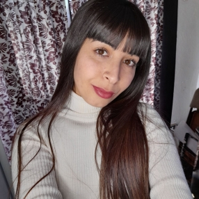 Melanie, Niñera en Zeballos