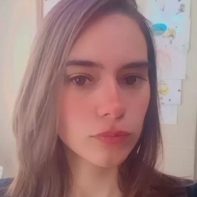 Azul, Babysitter in San Justo