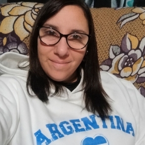 AIÉLET, Babysitter in Ezpeleta