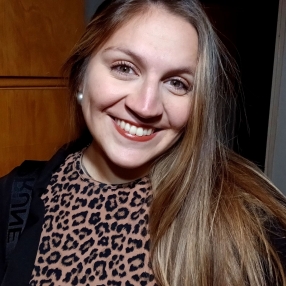 Agustina, Babysitter in Capitán Bermúdez