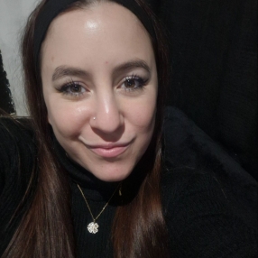Micaela Paola, Niñera en Villa Vatteone