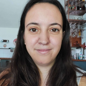 EMILIA, Babysitter in Junín