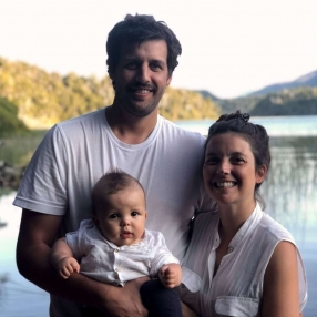 Agus, Familia en Béccar