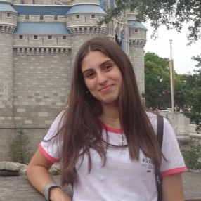 Agustina, Niñera en El Palomar