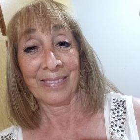 Analia, Niñera en Alvear