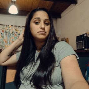 Belen, Babysitter in Roldán