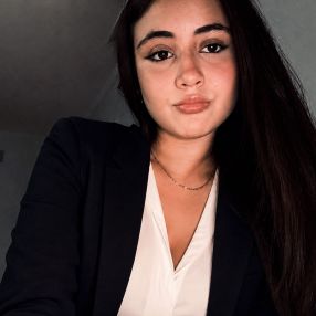 Iara, Babysitter in La Banda