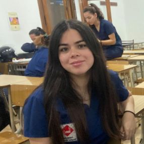 Lourdes, Babysitter in Rosario