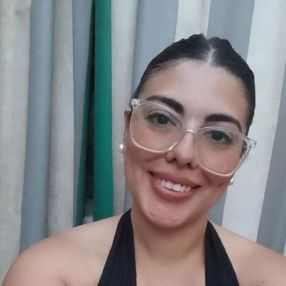 Julieta, Babysitter in Junín