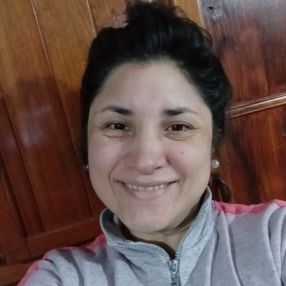 Laura, Babysitter in Roldán