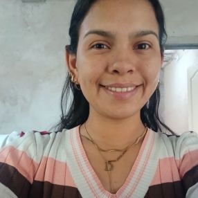 Dalma, Babysitter in Isidro Casanova