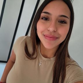 Candela, Babysitter in Zelaya