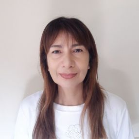 Gabriela Josefina, Babysitter in Luis Guillon