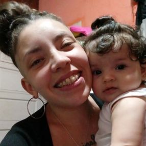 Lila, Niñera en Platanos