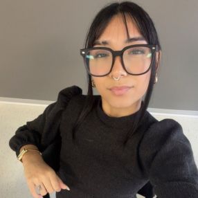 Almendra, Niñera en Piñeyro