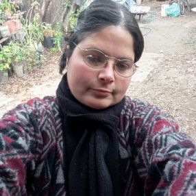 Paola, Niñera en Troncos del Talar