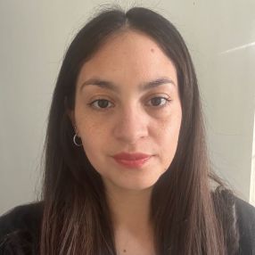 Micaela, Babysitter in grand bourg