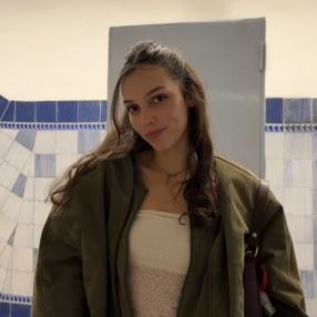 Giuliana, Niñera en Arturo Seguí