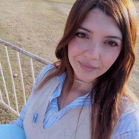 Julieta sofia, Babysitter in Villa Allende