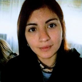 Yanina, Niñera en Victoria