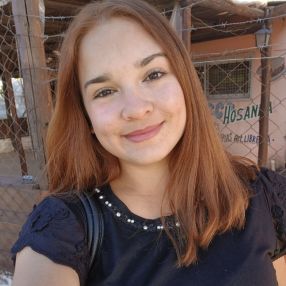 Valeria, Niñera en Candelaria