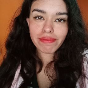 Valentina, Babysitter in Sourigues