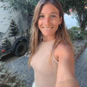 Macarena, Niñera en Luján