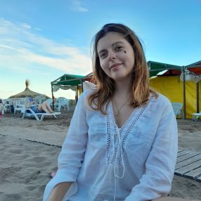 Paloma, Babysitter in Junín