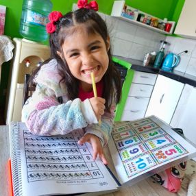 Mica, Familia en Tristan Suárez