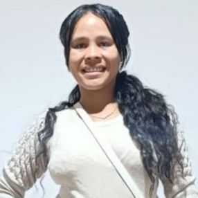 KARLAY, Niñera en Tolosa