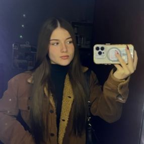 Micaela, Niñera en Villa Celina
