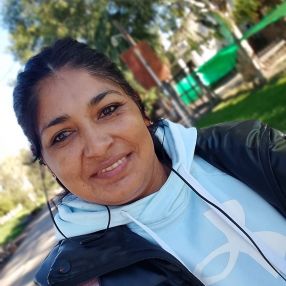 Mira, Niñera en Maquinista Savio