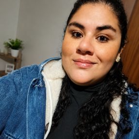 Lili, Babysitter in Roldán