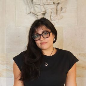 Laura Melina, Niñera en La Calera