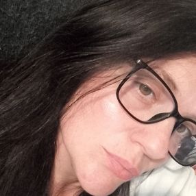 Elisabeth Luján, Niñera en Pinamar