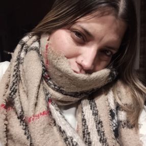 Agustina, Niñera en Azul