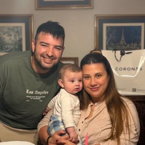 Agostina, Familia en Yerba Buena