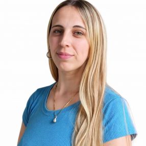Delfina, Babysitter in Junín