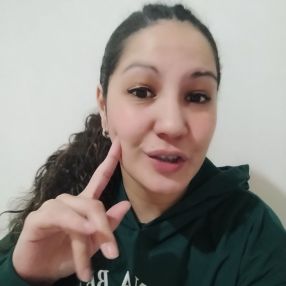 Claudia, Babysitter in San Fernando