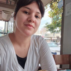 Micaela, Niñera en Victoria
