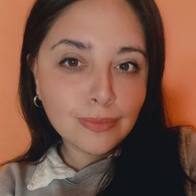 Antonella, Niñera en Lanús