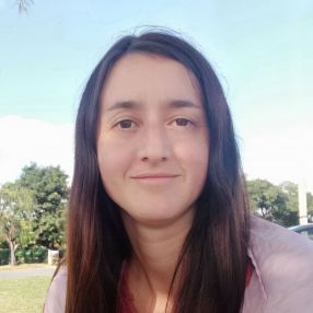 Elisabet, Niñera en Santo Tome