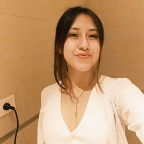 Micaela, Niñera en Allen