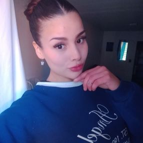 Morena, Babysitter in Ensenada