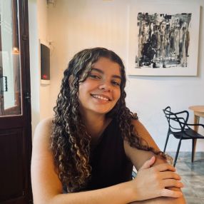 Naiara, Babysitter in Las Flores