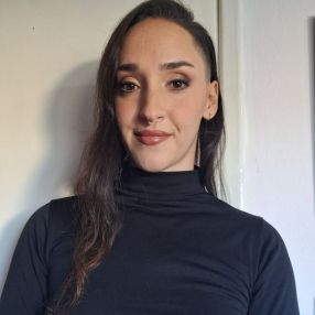 Florencia, Babysitter in Morón